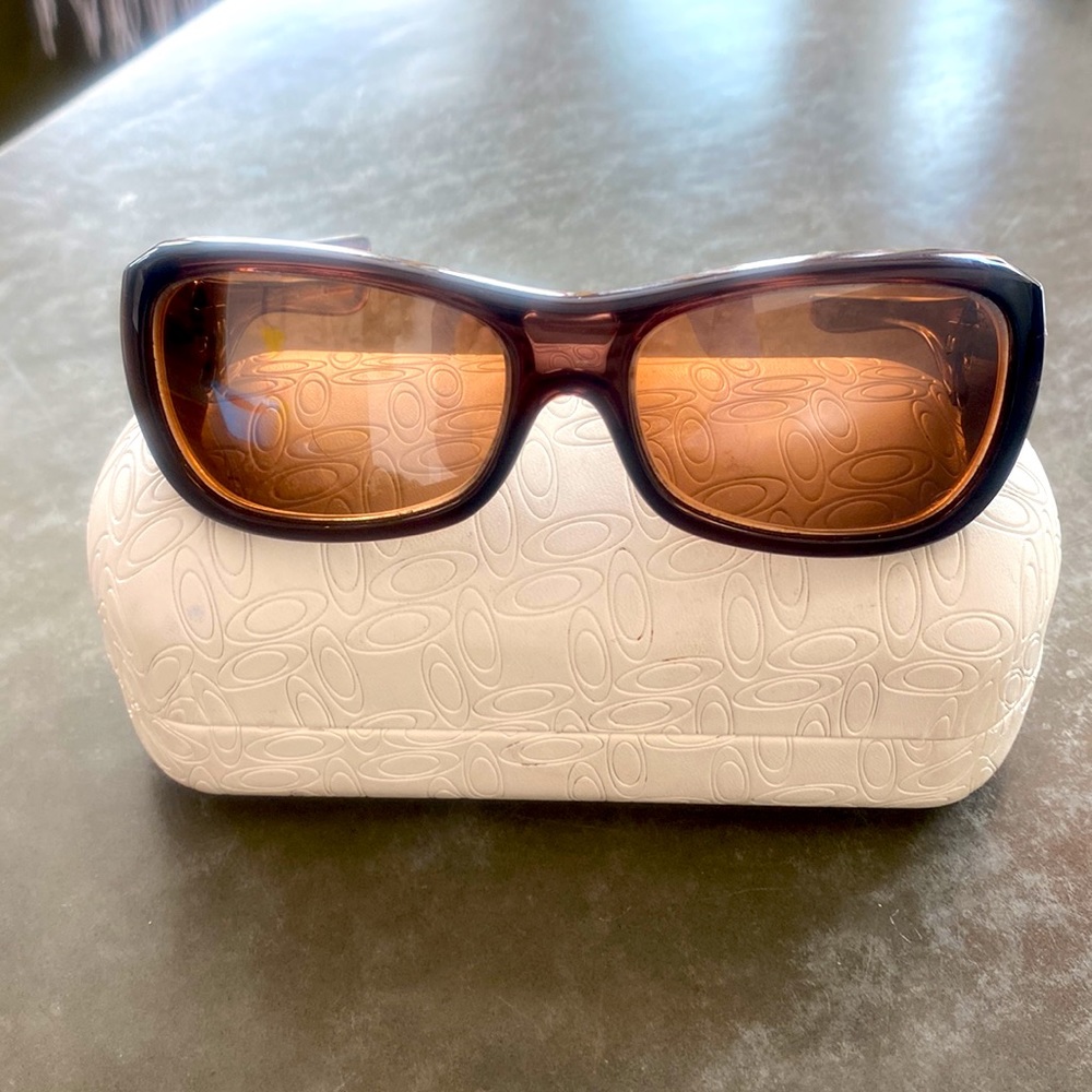 Oakley Flaunt Sunglasses 🕶️